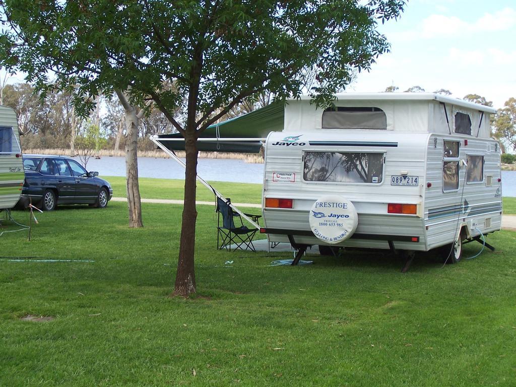 Cohuna Waterfront Holiday Park 외부 사진