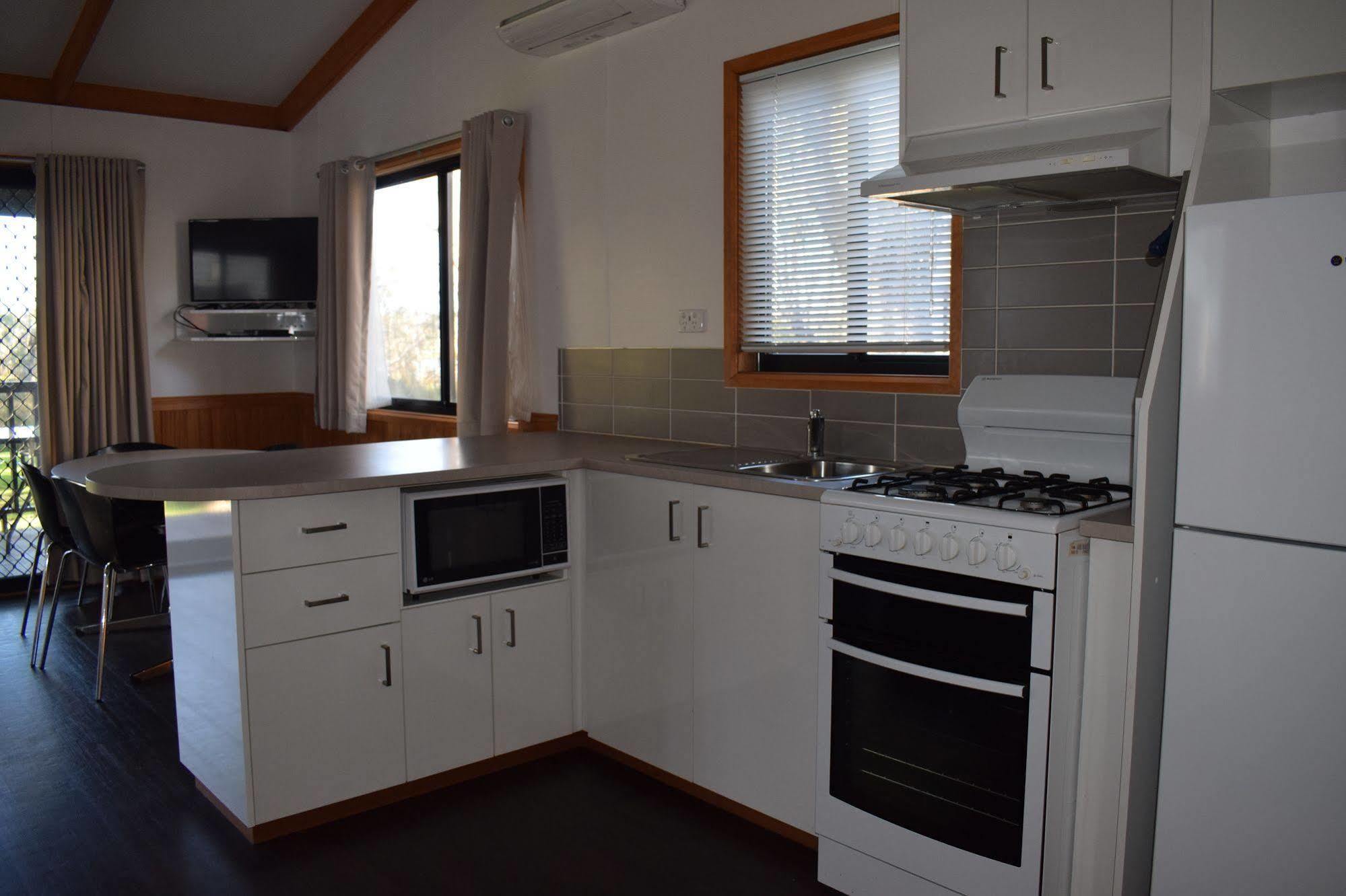 Cohuna Waterfront Holiday Park 외부 사진